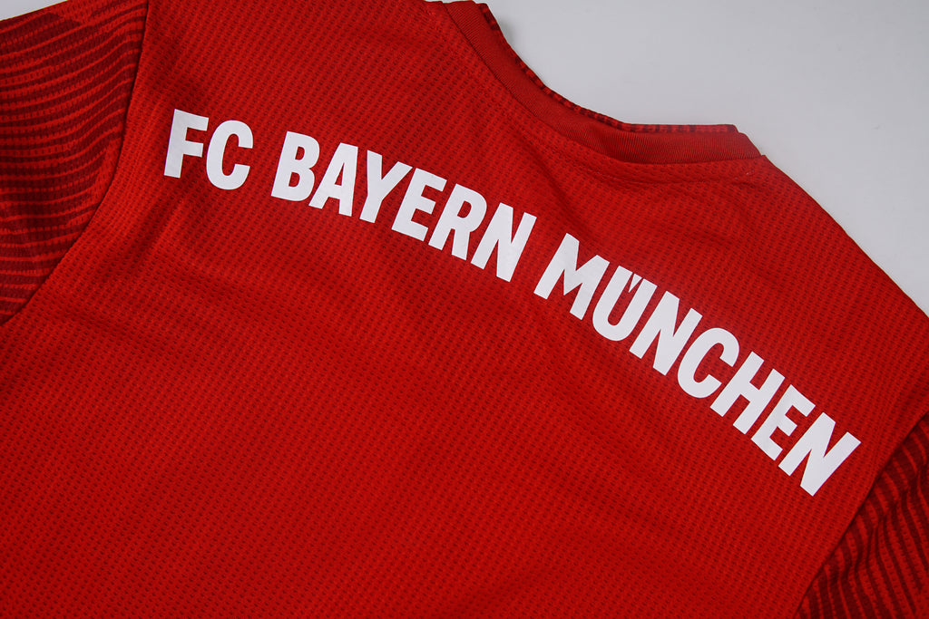 Vintage Adidas FC Bayern München 18-19 Jersey | S
