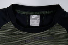 Load image into Gallery viewer, Vintage 2000s Nike Shox T-Shirt | M