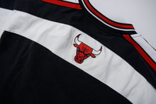 Load image into Gallery viewer, Vintage 90s Nike Chicago Bulls Jersey | XL