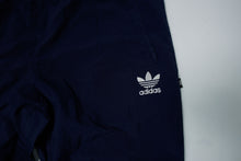 Lade das Bild in den Galerie-Viewer, Vintage 90er Adidas Trainingshose | L