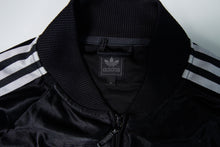 Load image into Gallery viewer, Vintage Adidas Trackjacket | M