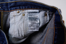 Load image into Gallery viewer, Vintage Levi's Jeans | 31/32