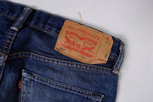 Load image into Gallery viewer, Vintage Levi's Jeans | 31/32