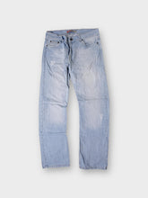 Load image into Gallery viewer, Vintage Levi's 506 Jeans | 36/34