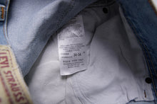 Load image into Gallery viewer, Vintage Levi's 506 Jeans | 36/34