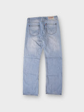 Load image into Gallery viewer, Vintage Levi's 506 Jeans | 36/34
