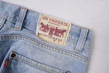 Load image into Gallery viewer, Vintage Levi's 506 Jeans | 36/34