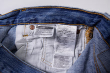 Load image into Gallery viewer, Vintage Levi's Jeans | 30/32