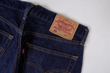 Load image into Gallery viewer, Vintage 90s Levi's Jeans | 33/30