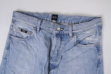 Load image into Gallery viewer, Vintage 2000s Hugo Boss Jeans | 33/30