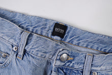 Load image into Gallery viewer, Vintage 2000s Hugo Boss Jeans | 33/30