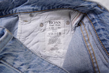 Load image into Gallery viewer, Vintage 2000s Hugo Boss Jeans | 33/30