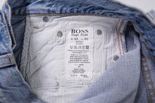 Load image into Gallery viewer, Vintage 2000s Hugo Boss Jeans | 33/30