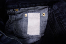 Load image into Gallery viewer, Vintage Hugo Boss Jeans | 32/32