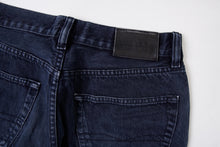 Load image into Gallery viewer, Vintage Hugo Boss Jeans | 32/32