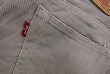Load image into Gallery viewer, Vintage Levi's Jeans | 35/32