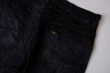Load image into Gallery viewer, Vintage Lee Jeans | 32/32