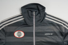 Load image into Gallery viewer, Vintage Adidas World Wide Trackjacket | S