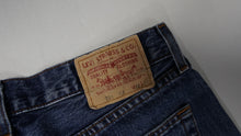 Load image into Gallery viewer, Vintage Levi&#39;s Jeans | 32/30