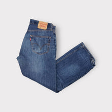 Load image into Gallery viewer, Vintage Levi&#39;s Jeans | 34/30