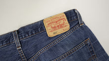 Load image into Gallery viewer, Vintage Levi&#39;s Jeans | 34/30