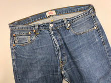 Load image into Gallery viewer, Vintage Levis Pants | 36/32