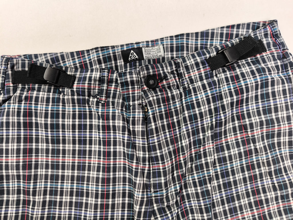 Vintage Nike ACG Shorts | M