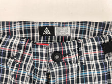 Load image into Gallery viewer, Vintage Nike ACG Shorts | M