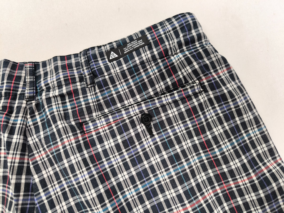 Vintage Nike ACG Shorts | M