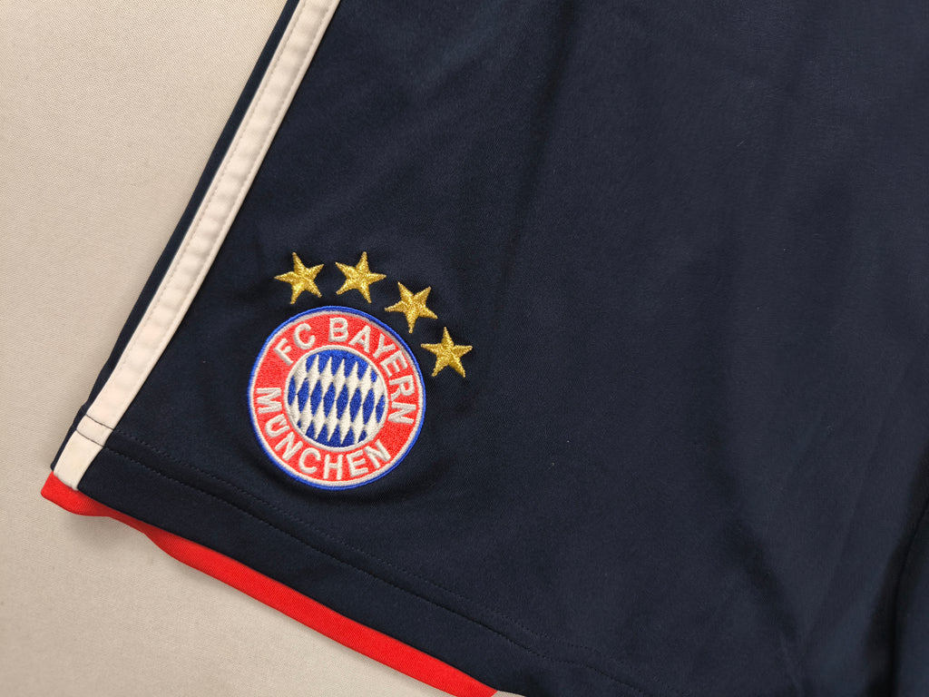 Adidas FC Bayern Shorts | XL