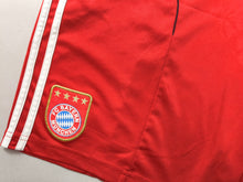 Load image into Gallery viewer, Vintage Adidas FC Bayern Shorts | L
