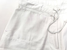 Load image into Gallery viewer, Vintage Nike Shorts | Wmns L