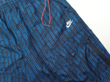 Load image into Gallery viewer, Vintage Nike Shorts | M