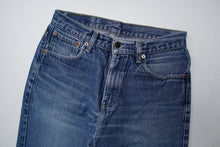 Load image into Gallery viewer, Vintage Levi's Jeans | 31/32
