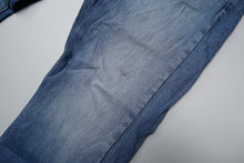 Load image into Gallery viewer, Vintage Levi's Jeans | 36/30