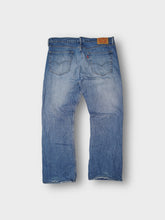 Load image into Gallery viewer, Vintage Levi's Jeans | 36/30