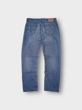 Load image into Gallery viewer, Vintage Levi's Jeans | 36/32