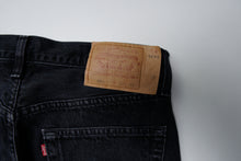 Load image into Gallery viewer, Vintage Levi's Jeans | 34/30