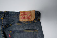 Load image into Gallery viewer, Vintage Levi's Jeans | 36/34