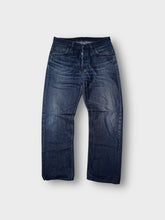 Load image into Gallery viewer, Vintage Levi's Jeans | 31/32