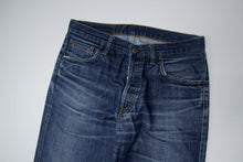 Load image into Gallery viewer, Vintage Levi's Jeans | 31/32