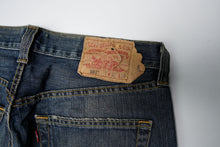 Load image into Gallery viewer, Vintage Levi's Jeans | 32/34