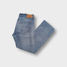 Load image into Gallery viewer, Vintage Levi's Jeans | 36/32