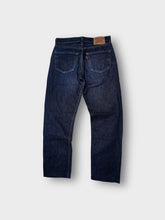 Load image into Gallery viewer, Vintage Levi's Jeans | 32/32