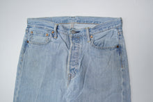 Load image into Gallery viewer, Vintage Levi's Jeans | 33/30