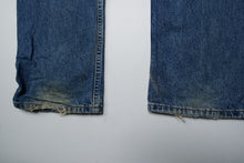 Load image into Gallery viewer, Vintage Levi's Jeans | 31/34