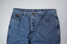 Load image into Gallery viewer, Vintage Wrnagler Jeans | 38/30