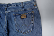Load image into Gallery viewer, Vintage Wrnagler Jeans | 38/30