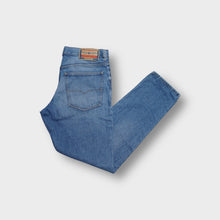 Load image into Gallery viewer, Vintage Levi's Jeans | 34/32