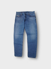 Load image into Gallery viewer, Vintage Levi's Jeans | 34/32